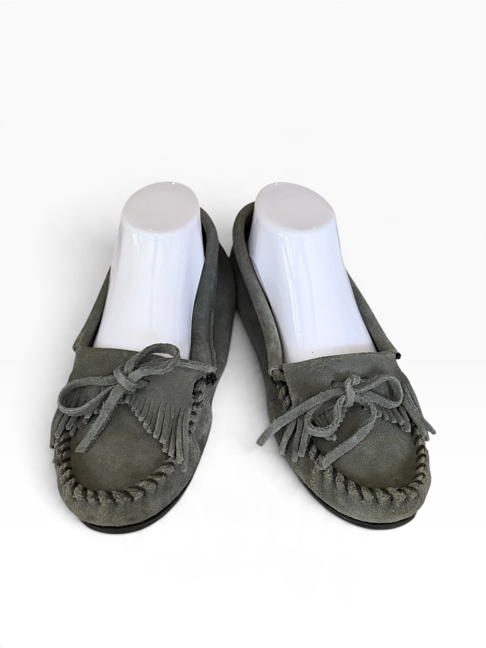 Minnetonka Kilty Hardsole Moccasin Green Women's Size 9